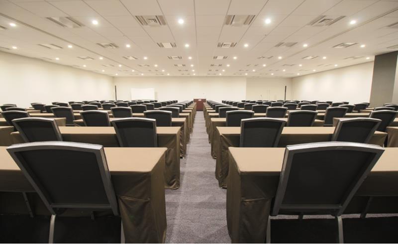 ホールd 80名以下 Tkpガーデンシティpremiumみなとみらい 横浜 みなとみらい 桜木町の貸会議室 宴会 場 イベント会場 貸し会議室をお探しならtkp貸会議室ネット