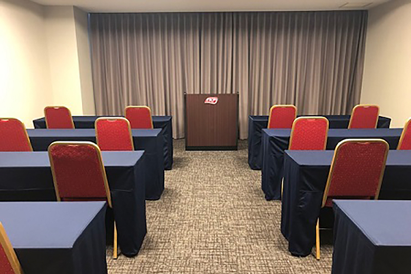 会議室b Tkp ザ ロイヤルパークホテル 福岡会議室 福岡駅徒歩4分の貸会議室 イベント会場 研修会場 貸し会議室をお探しならtkp貸会議室ネット